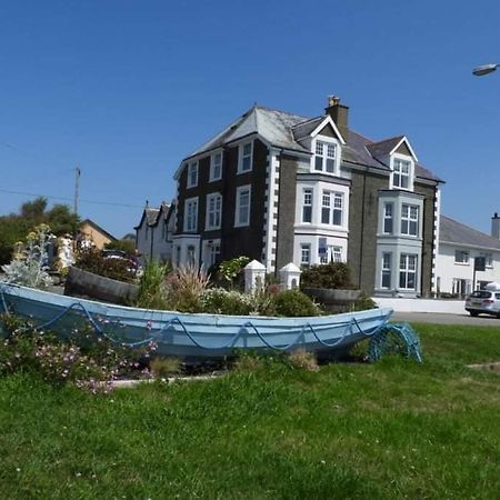 Craig-Y-Mor Hotel Criccieth Eksteriør billede